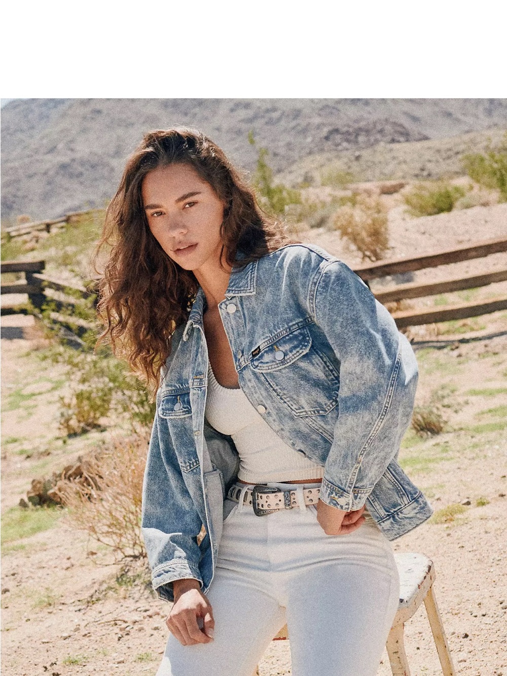 Wrangler Girlfriend Denim Jacket / Icy Blue / XS